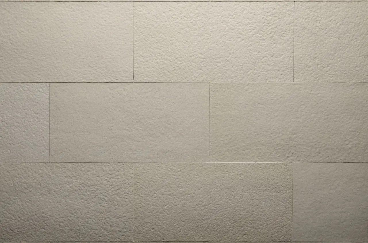 Placă flexibilă bej B02 Butcher Beige cu textură fină buciardată, rosturi decalate