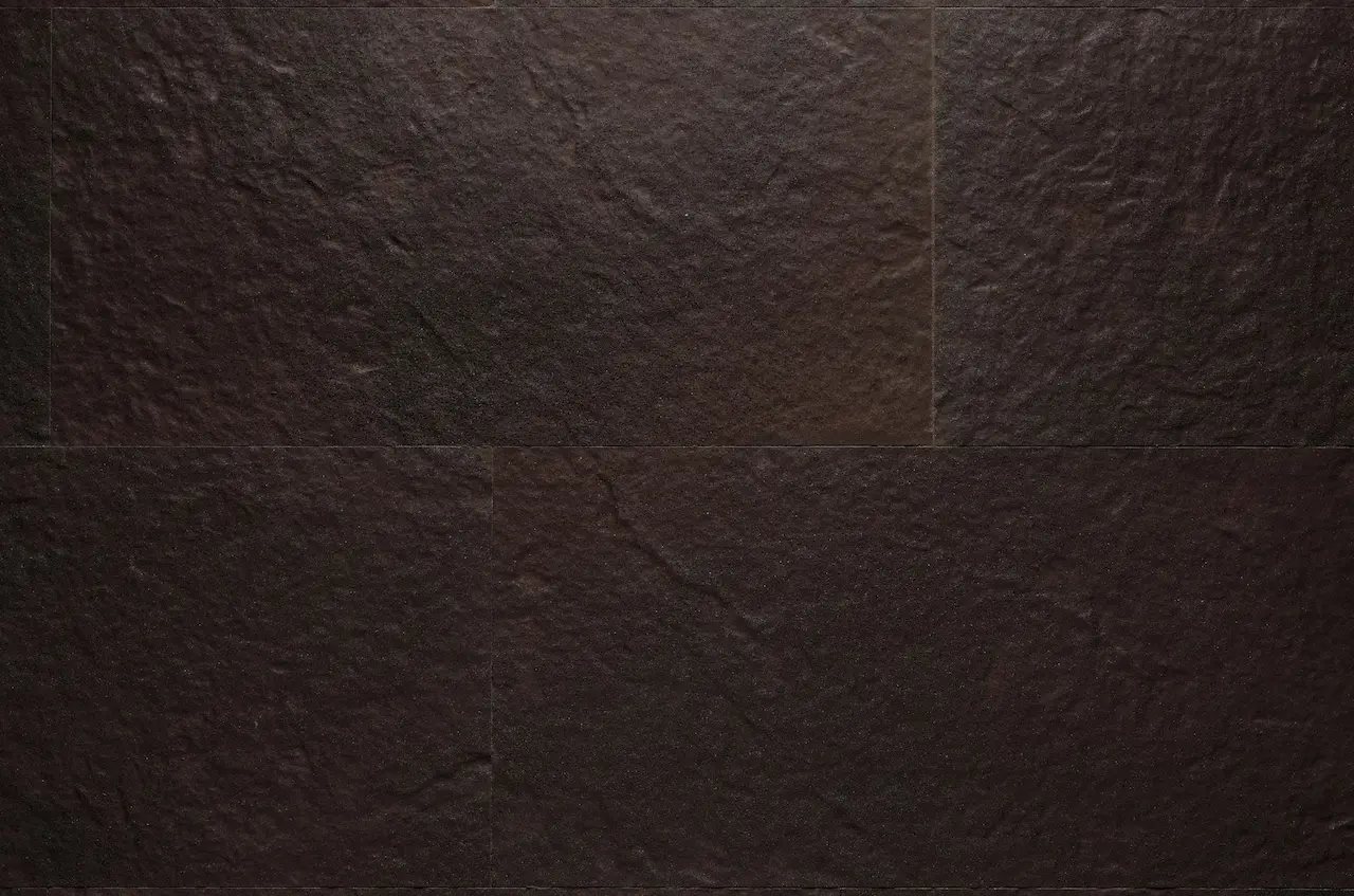 Placă flexibilă maro închis R07 Chocolate Rock cu relief de piatră și granule negre fine