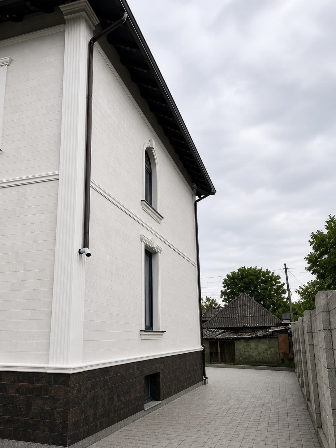 Flexible tile for facade — private house in Balti — 2