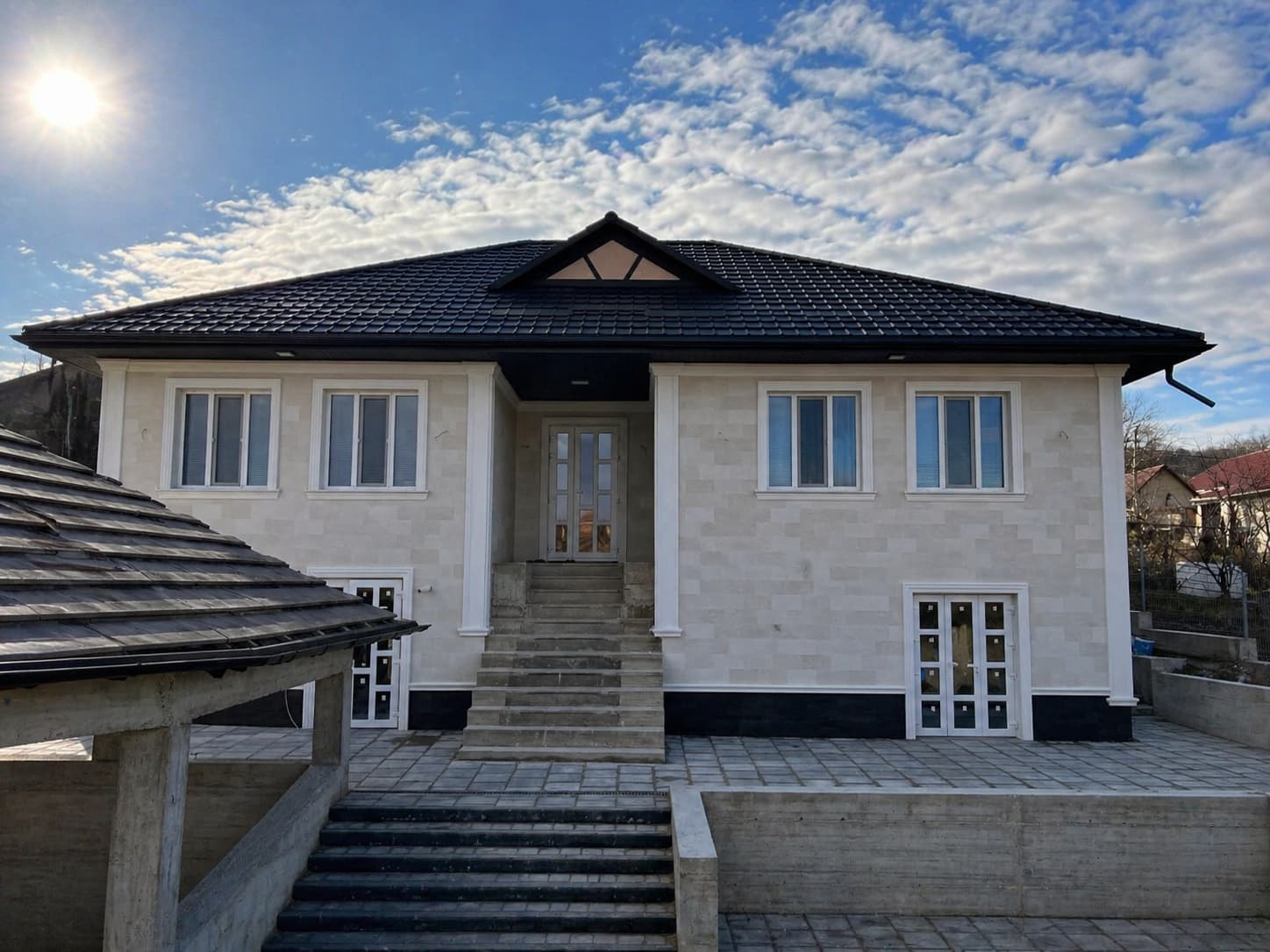 Flexible stone tiles – private house in Orhei — 1
