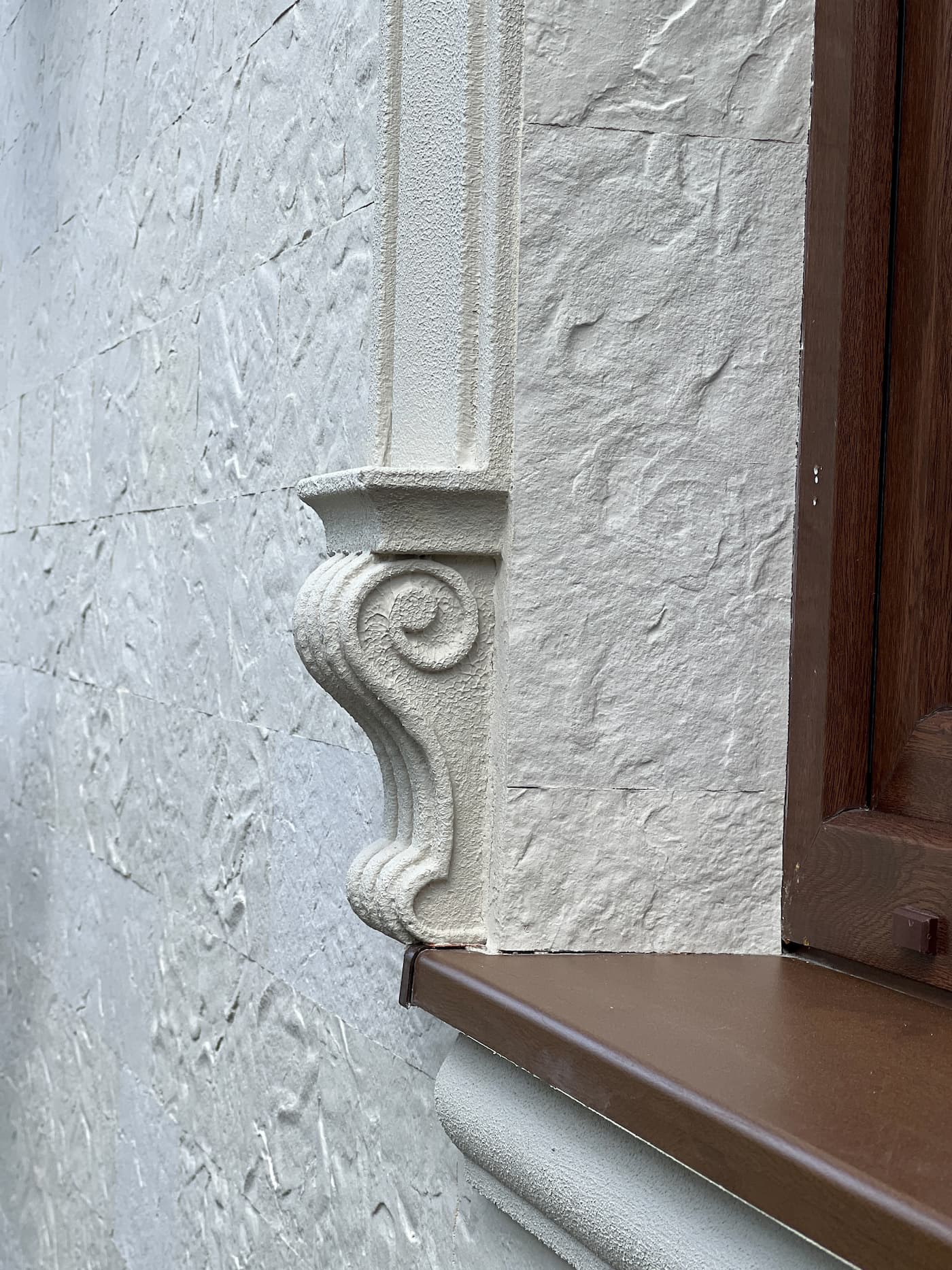 Ialoveni – cottage facade in flexible tiles — 3