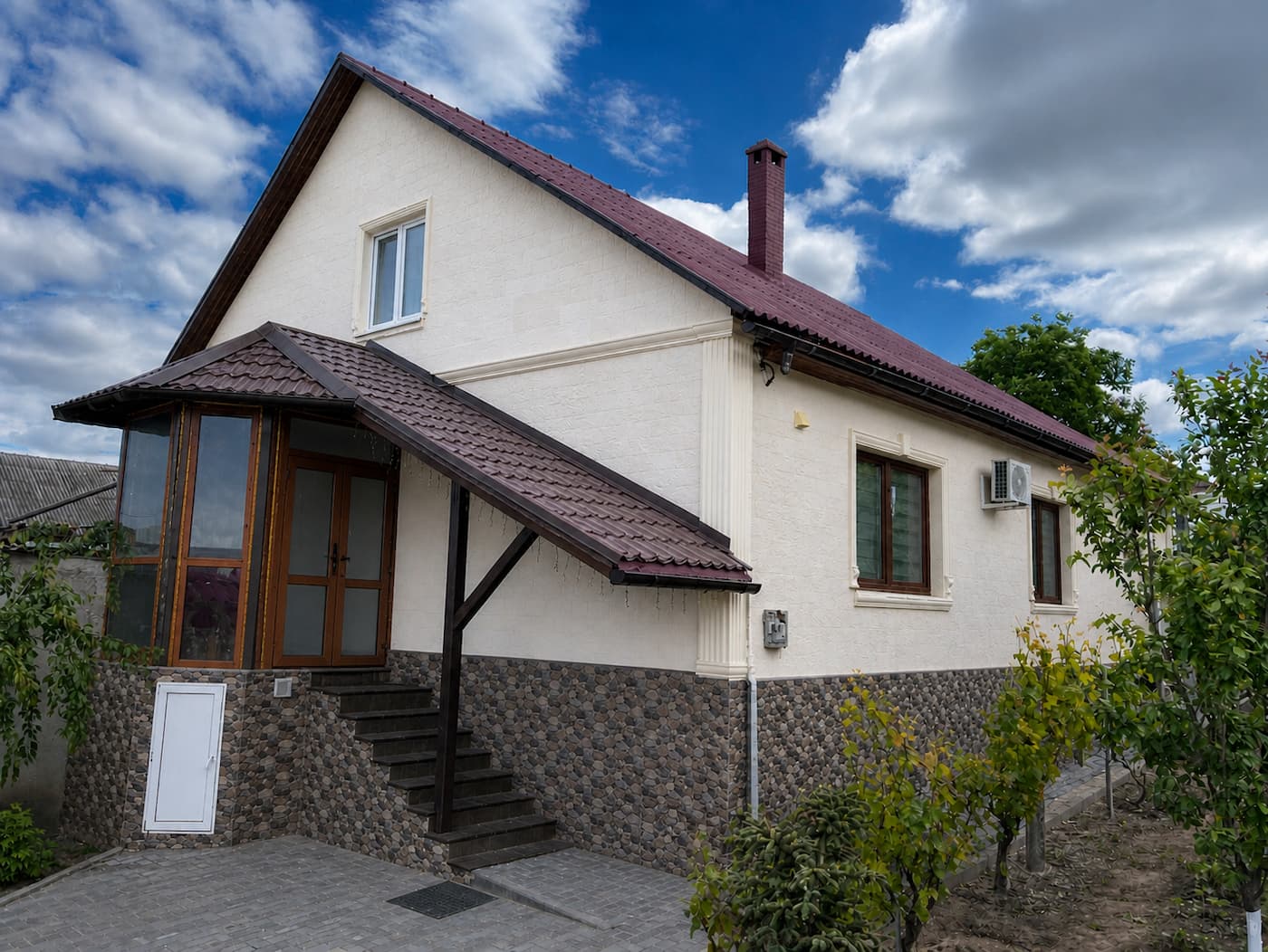 Ialoveni – cottage facade in flexible tiles — 5