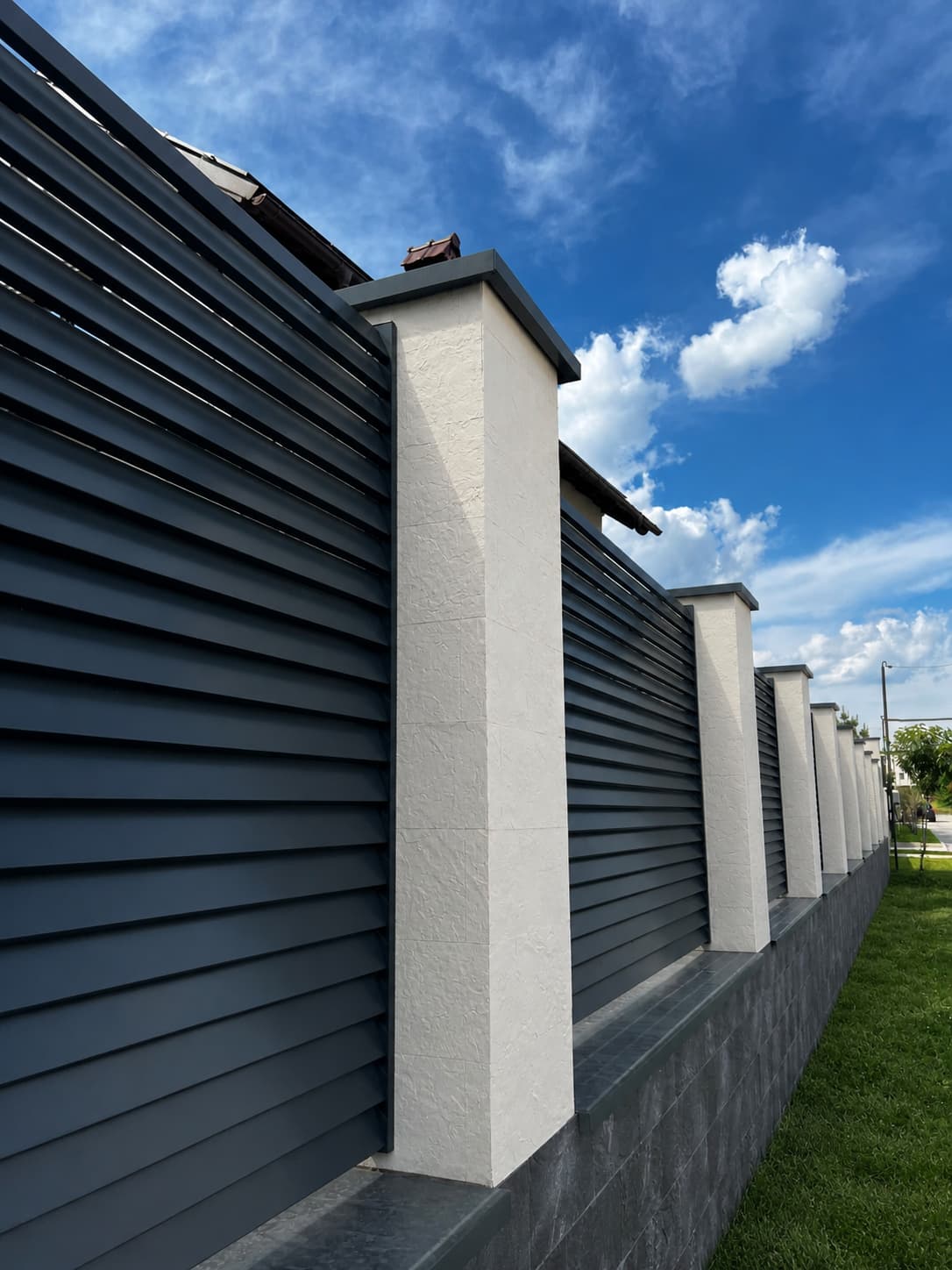Ialoveni — the facade of a mansion clad in flexible tiles — 9
