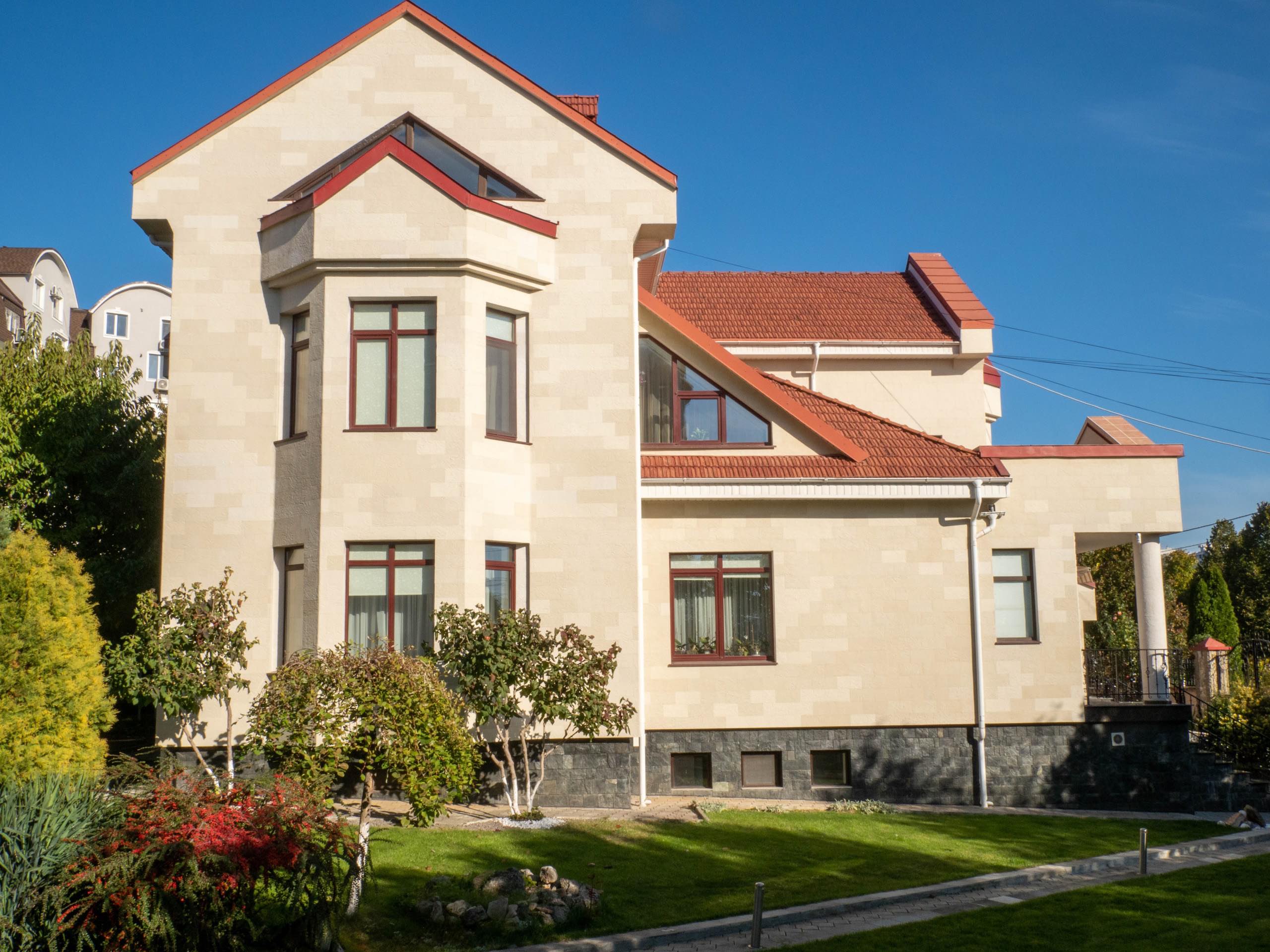 Flexible stone — private house in Telecentru — 56