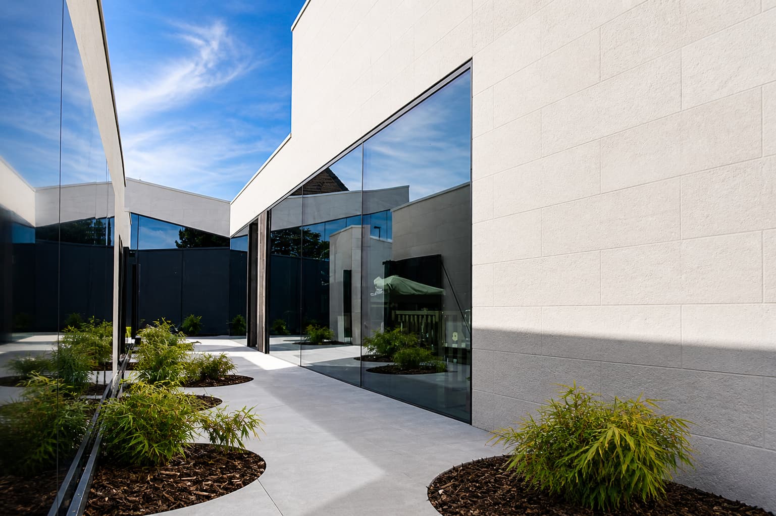 Flexible stone — the facade of a manor house in Germany — 5