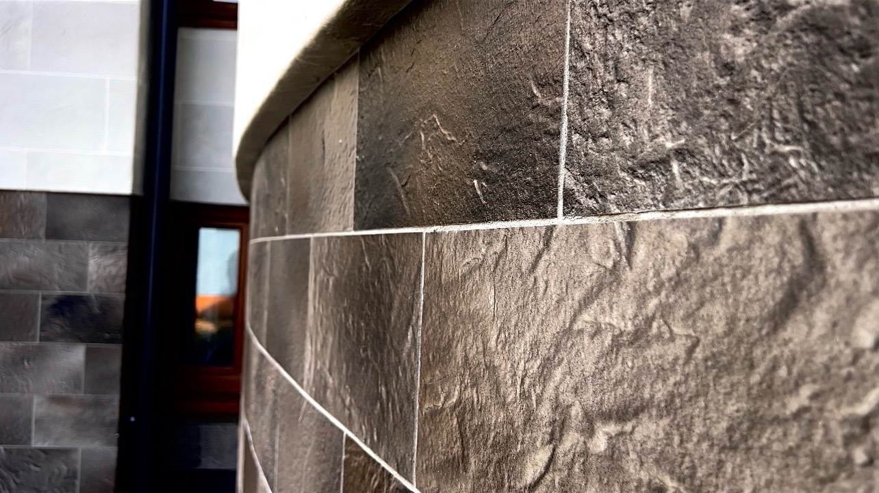 Flexible stone for the facade — building in Ciocana — 10