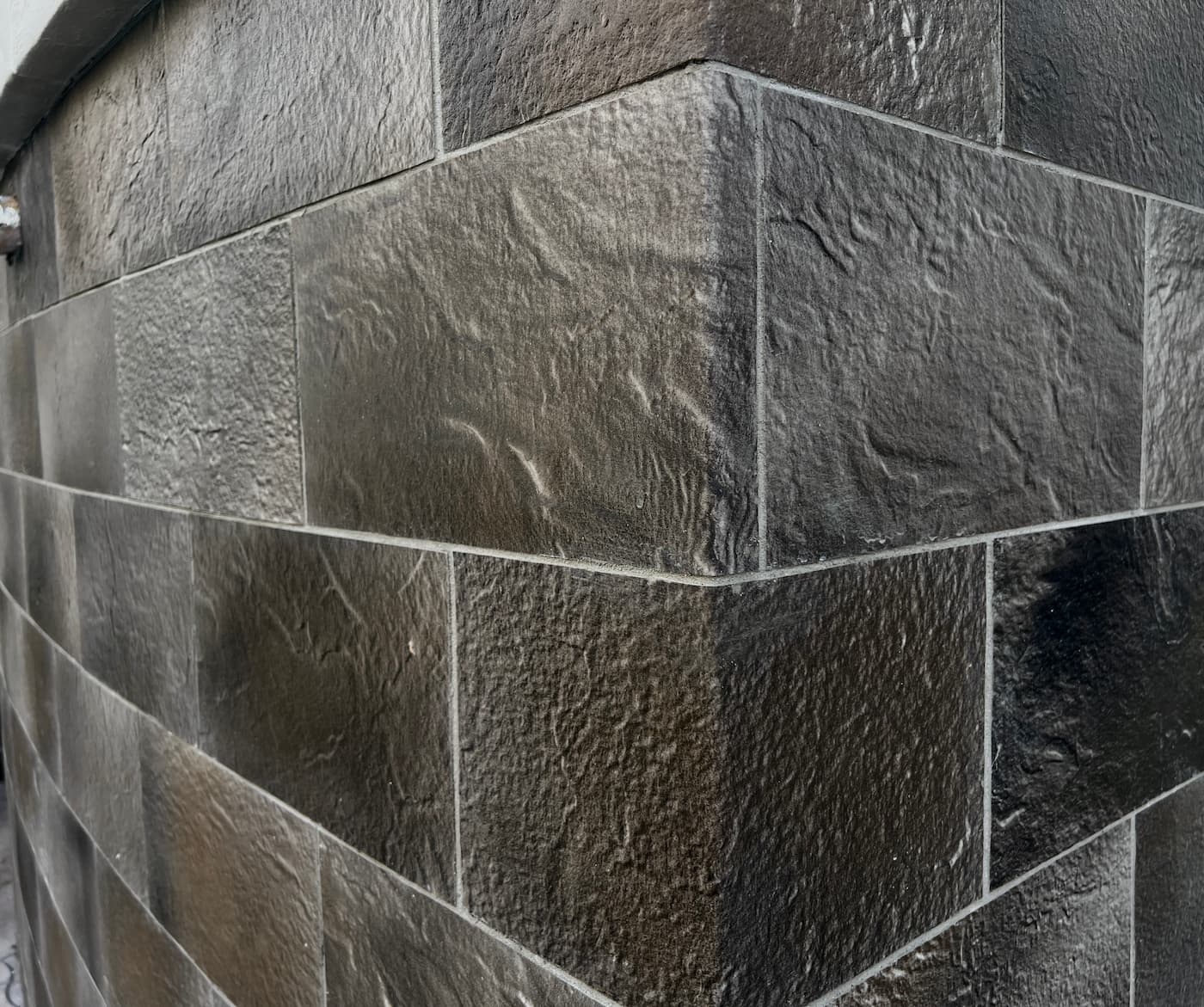 Flexible stone for the facade — building in Ciocana — 9