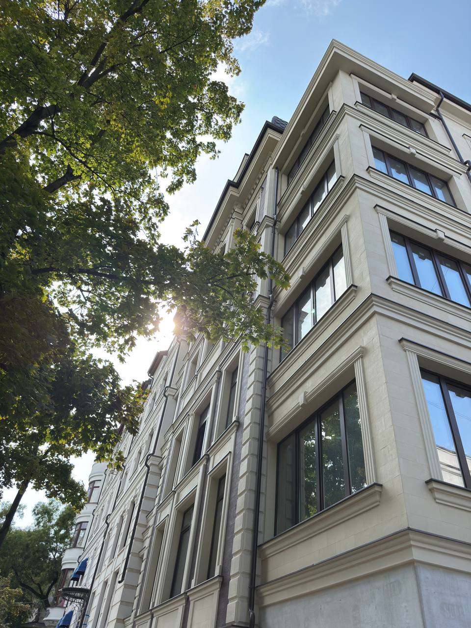 Flexible facade cladding — Crema De la Crema — 12
