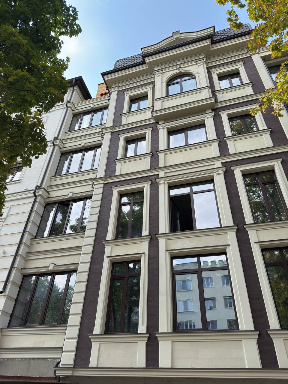 Flexible facade cladding — Crema De la Crema — 14