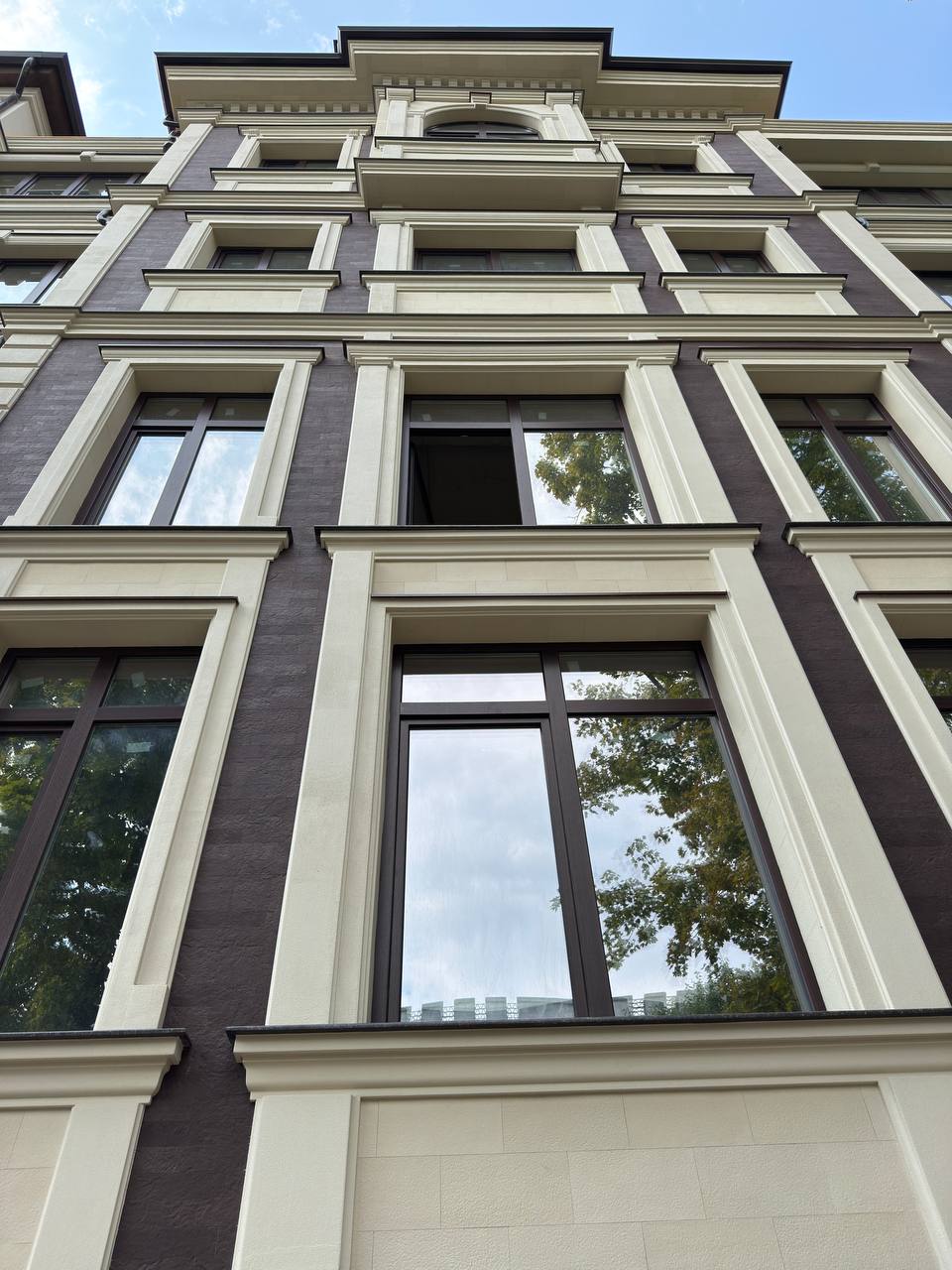 Flexible facade cladding — Crema De la Crema — 16