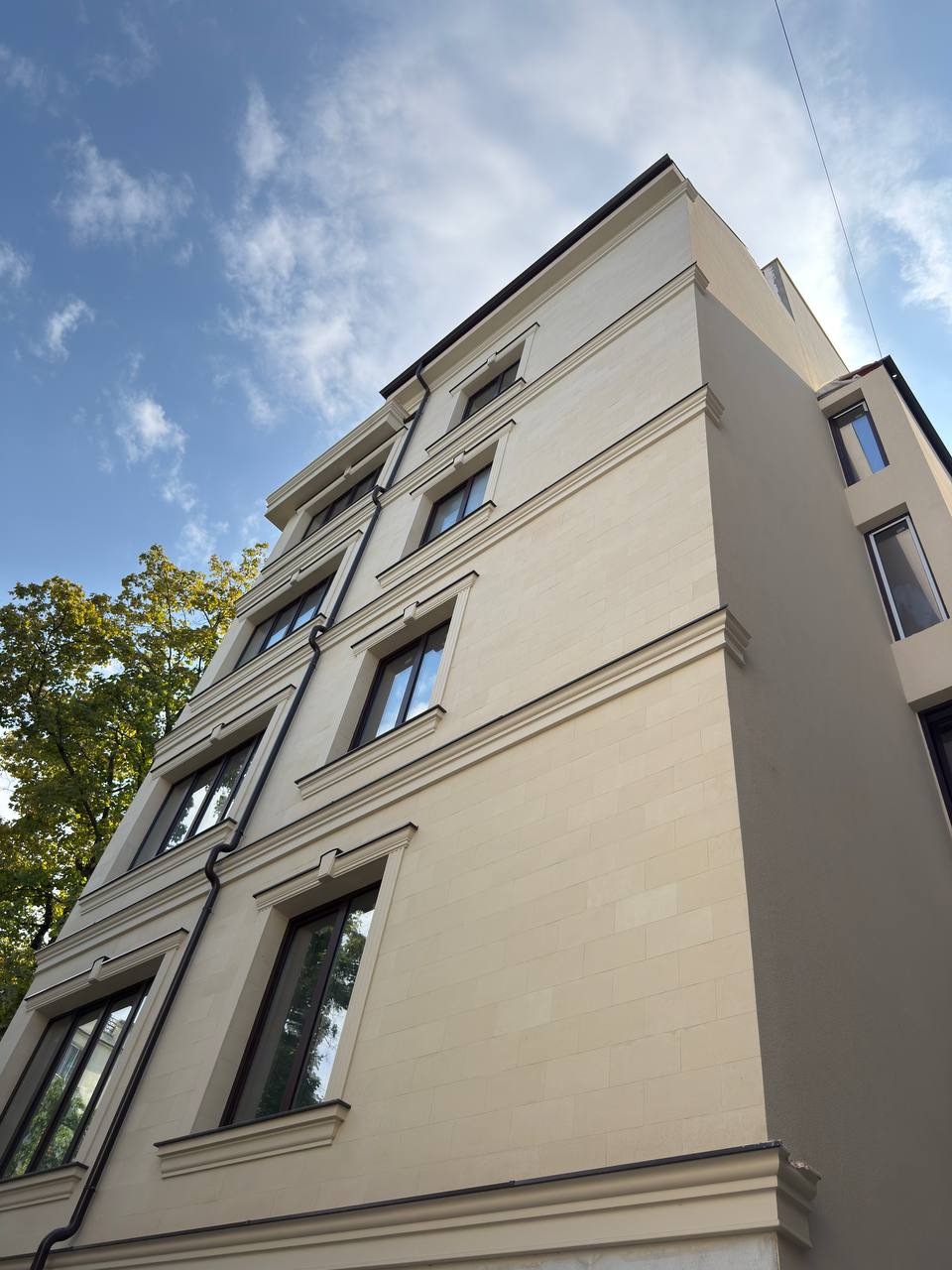 Flexible facade cladding — Crema De la Crema — 3