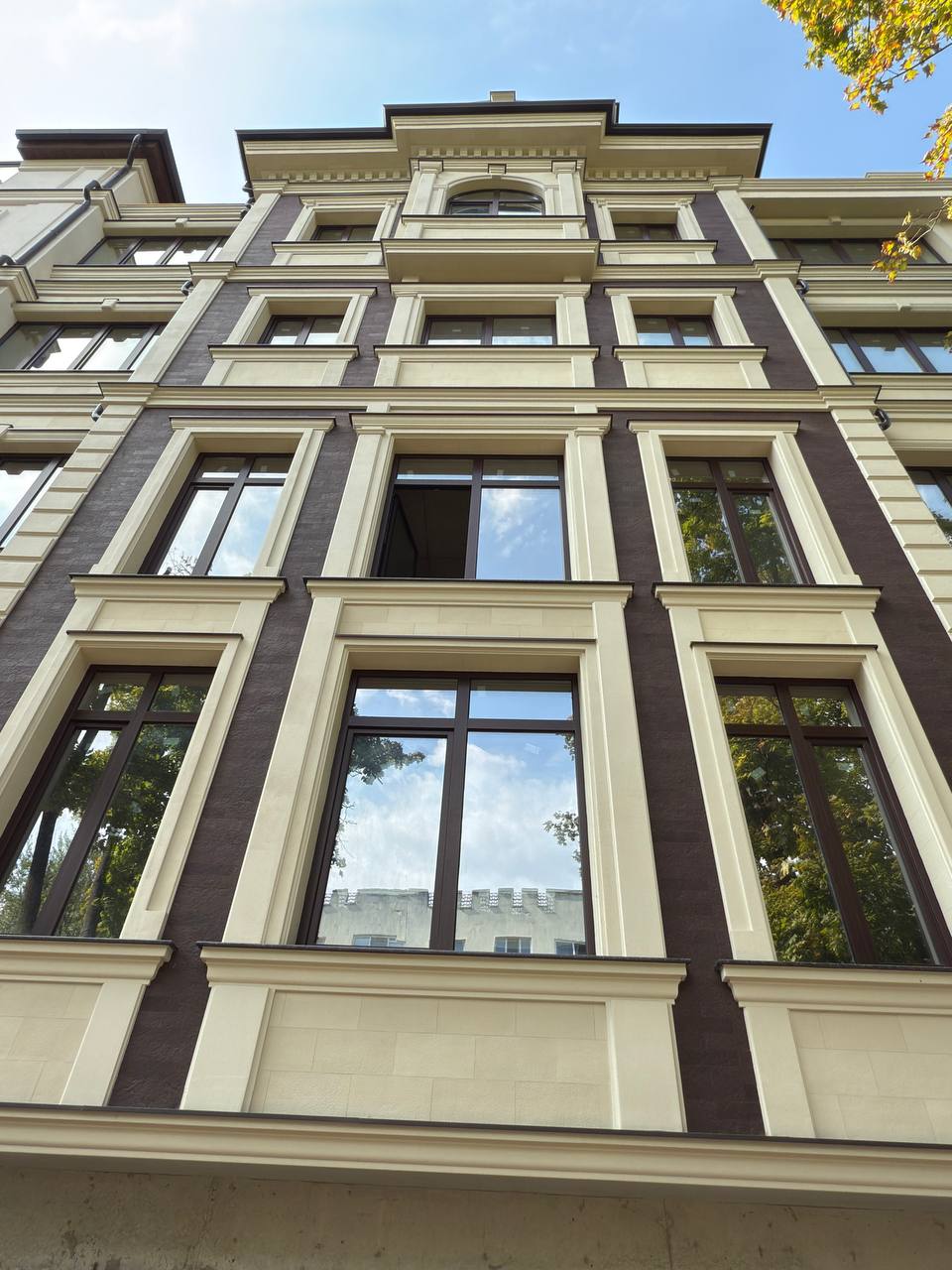 Flexible facade cladding — Crema De la Crema — 6