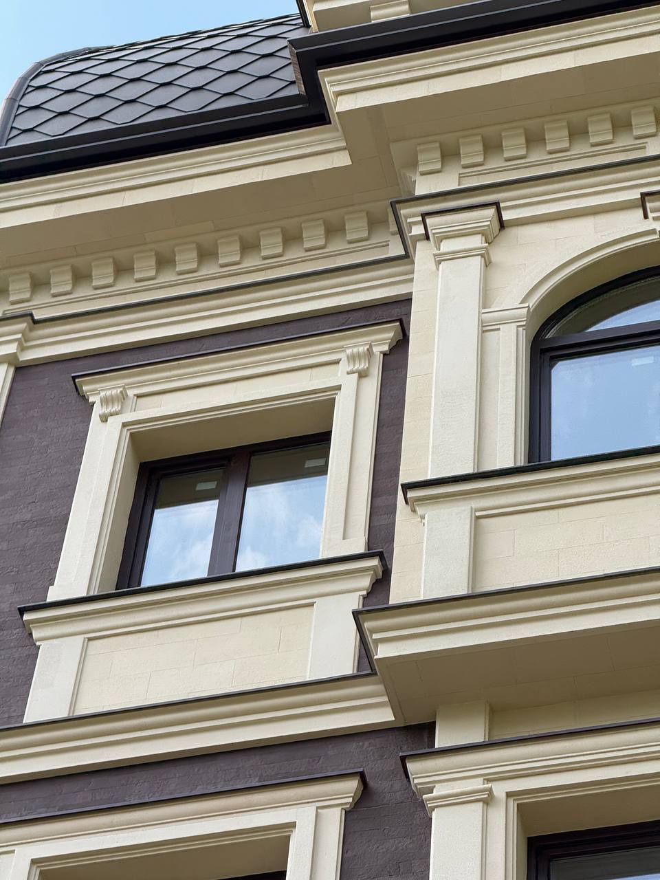 Flexible facade cladding — Crema De la Crema — 9