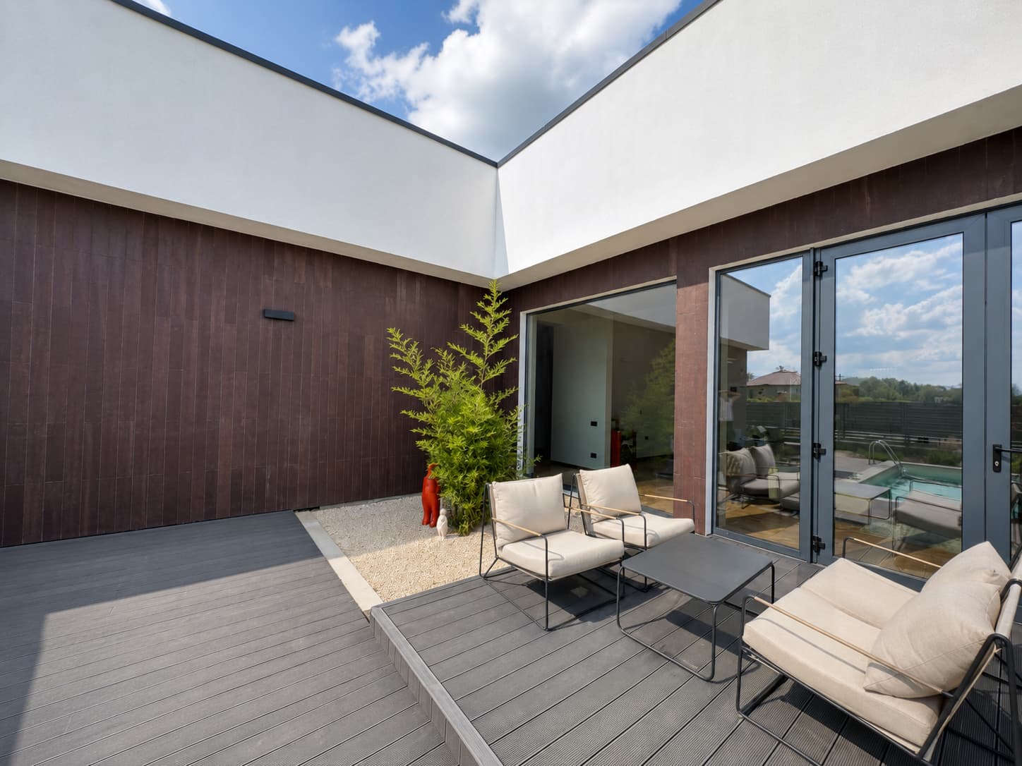 Flexible stone – house in Brasov — 2