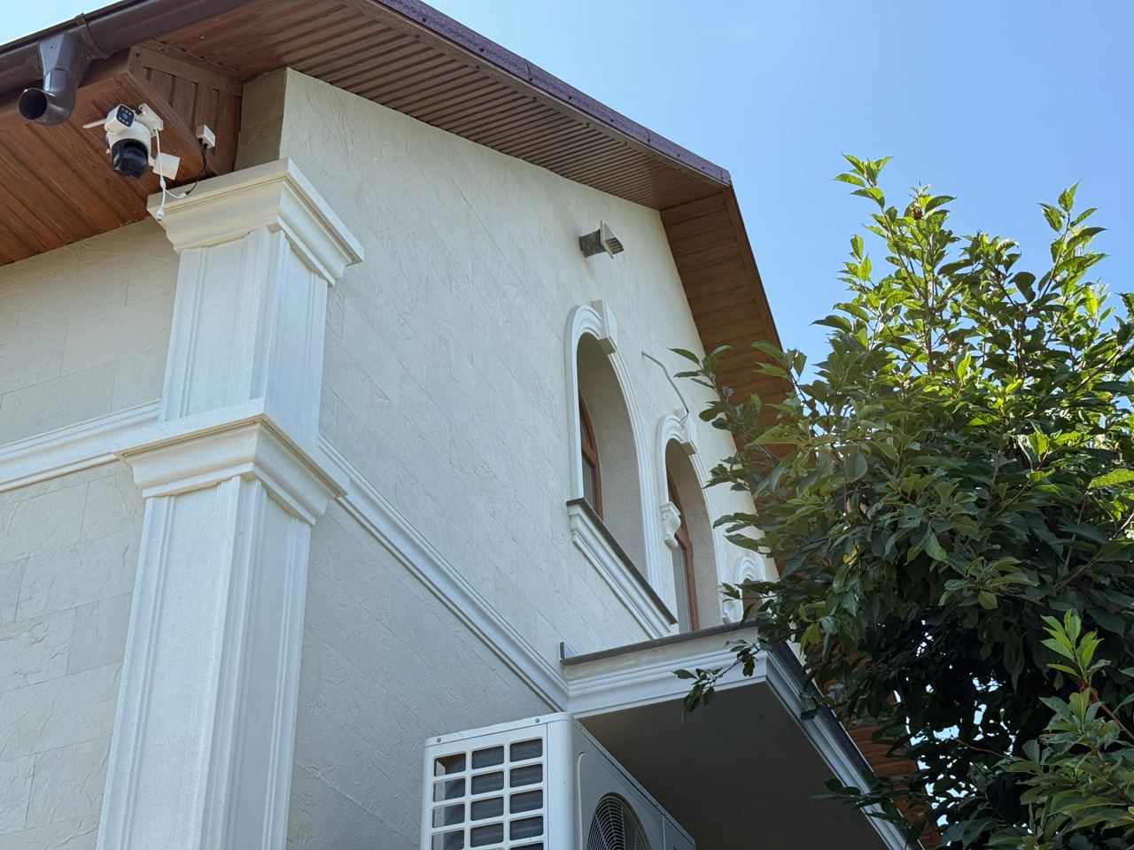 Pletaflex flexible facade cladding — house in Costești — 3