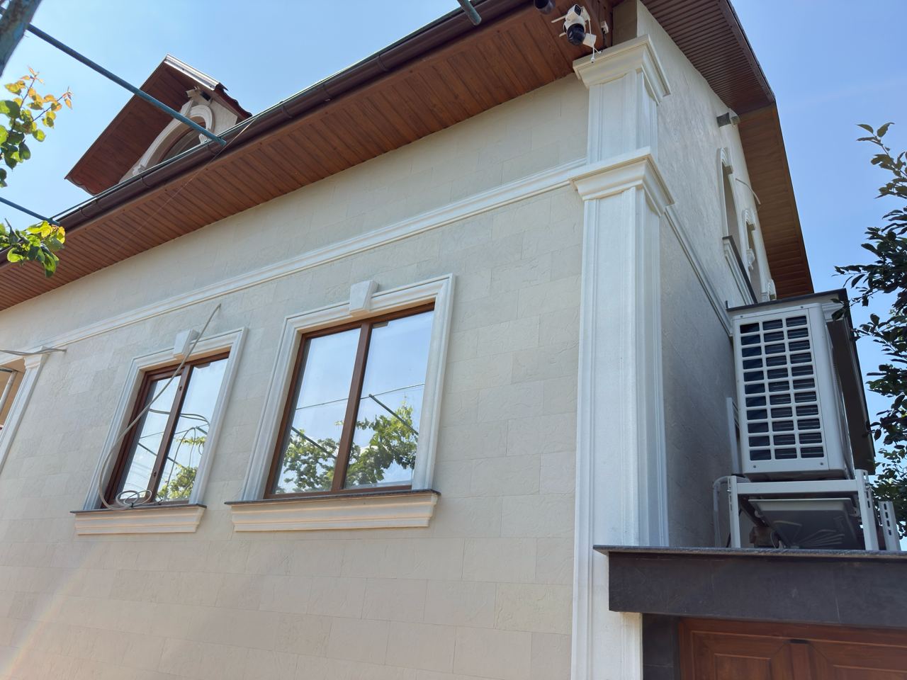 Pletaflex flexible facade cladding — house in Costești — 4
