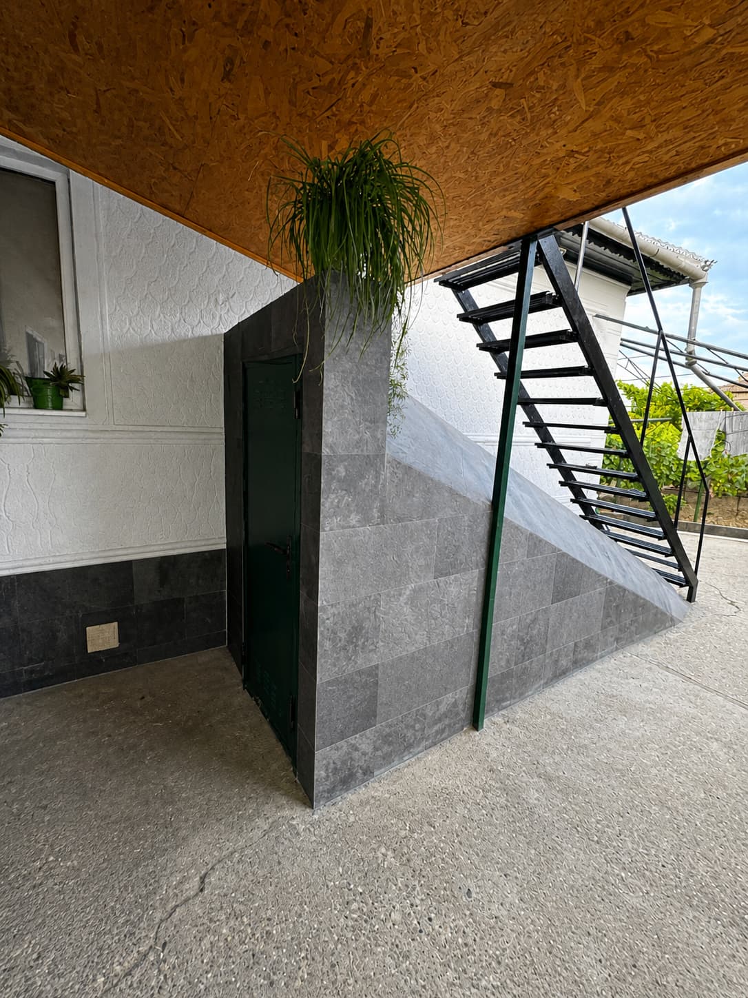 Flexible stone — house in Cimișlia — 2