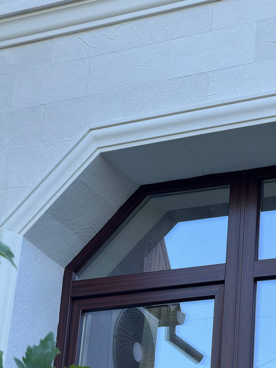 Flexible stone tiles for façades — house in Primaverii — 5