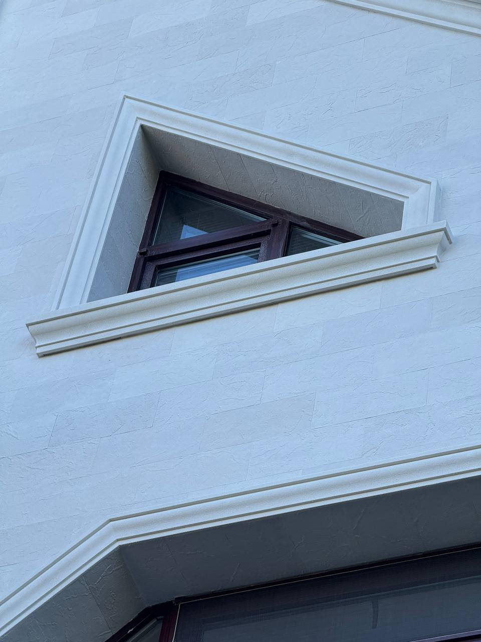 Flexible stone tiles for façades — house in Primaverii — 7