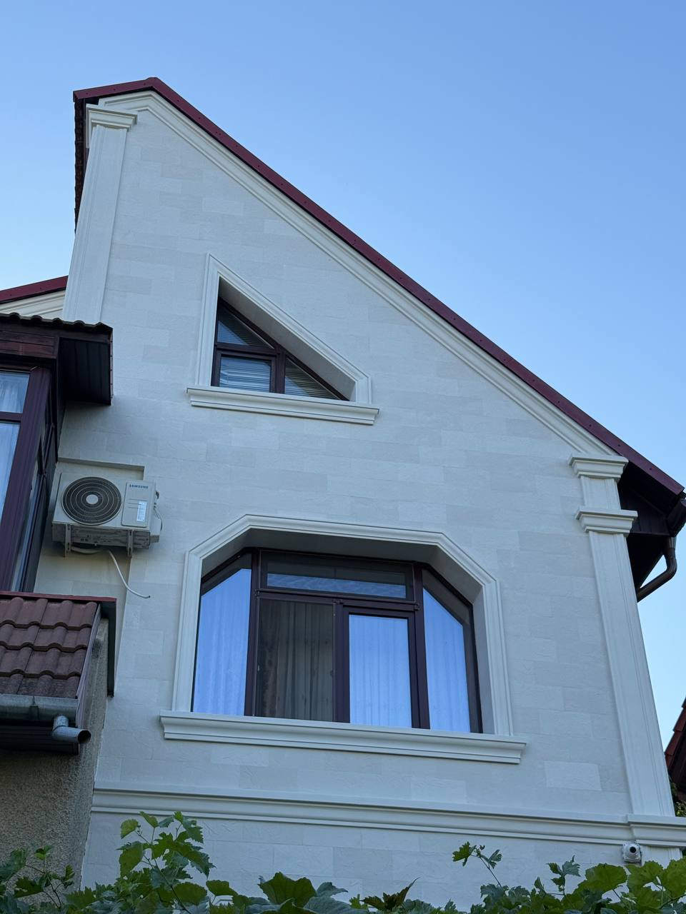 Flexible stone tiles for façades — house in Primaverii — 8