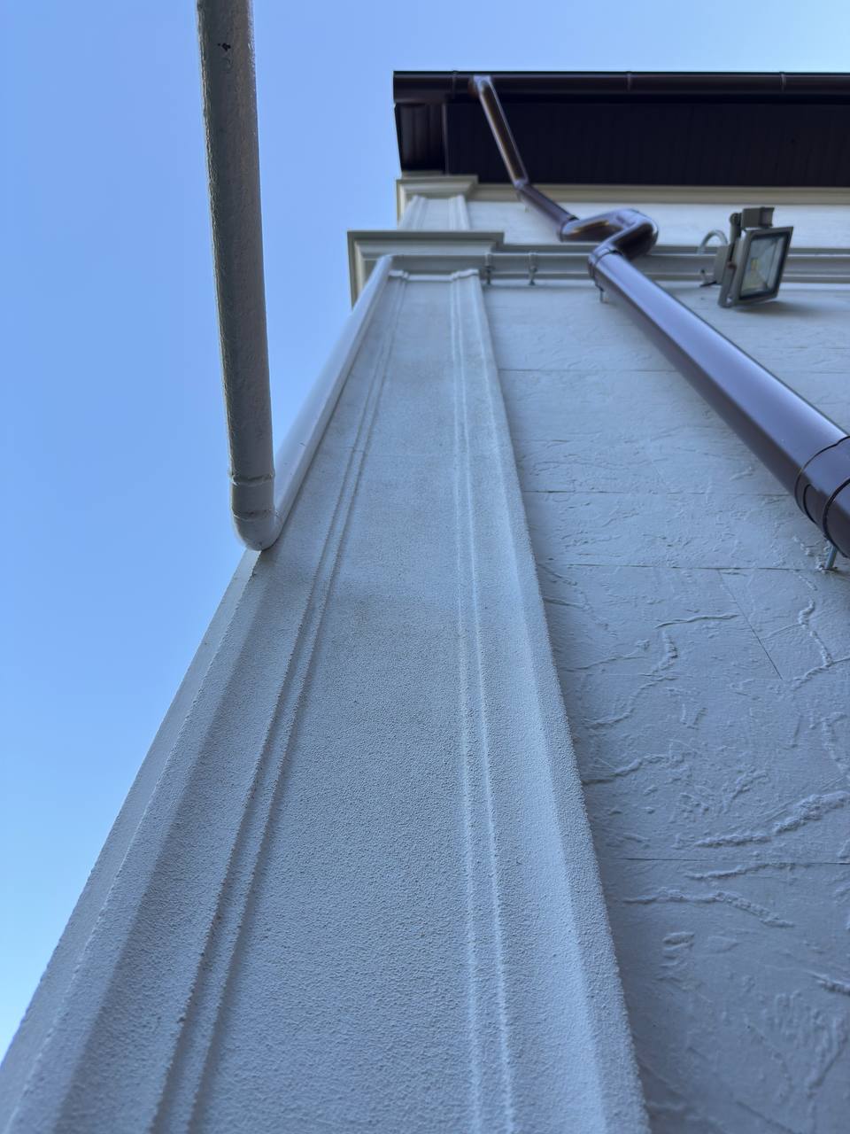 Flexible stone tiles for façades — house in Primaverii — 9