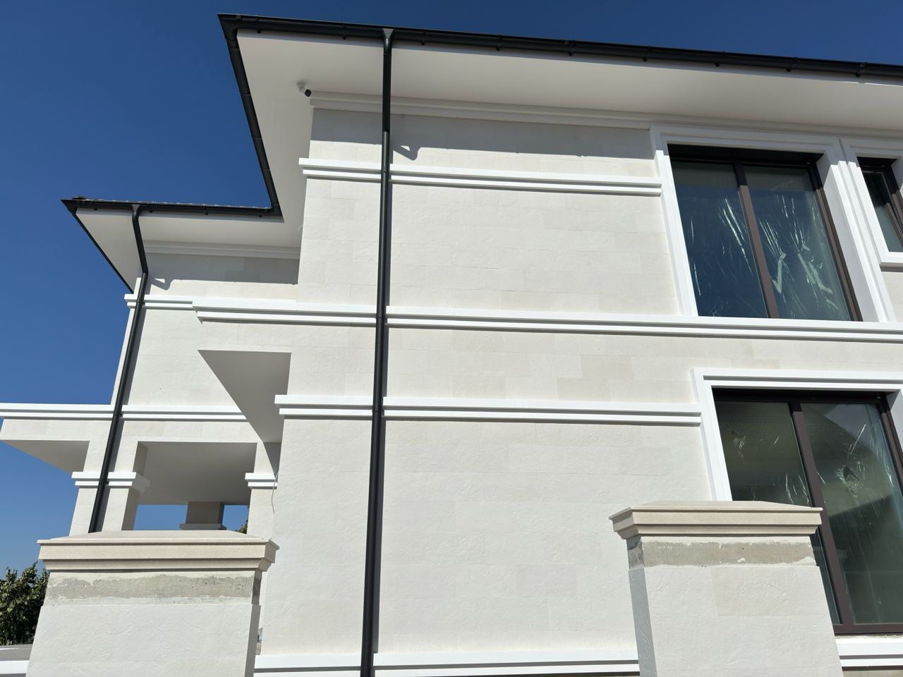 Flexible stone — house in Romania — 21