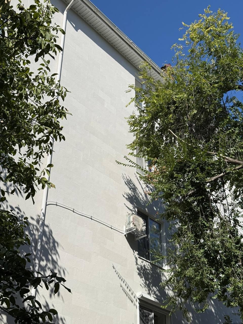 Pletaflex flexible panels — five-storey building in Botanika — 2