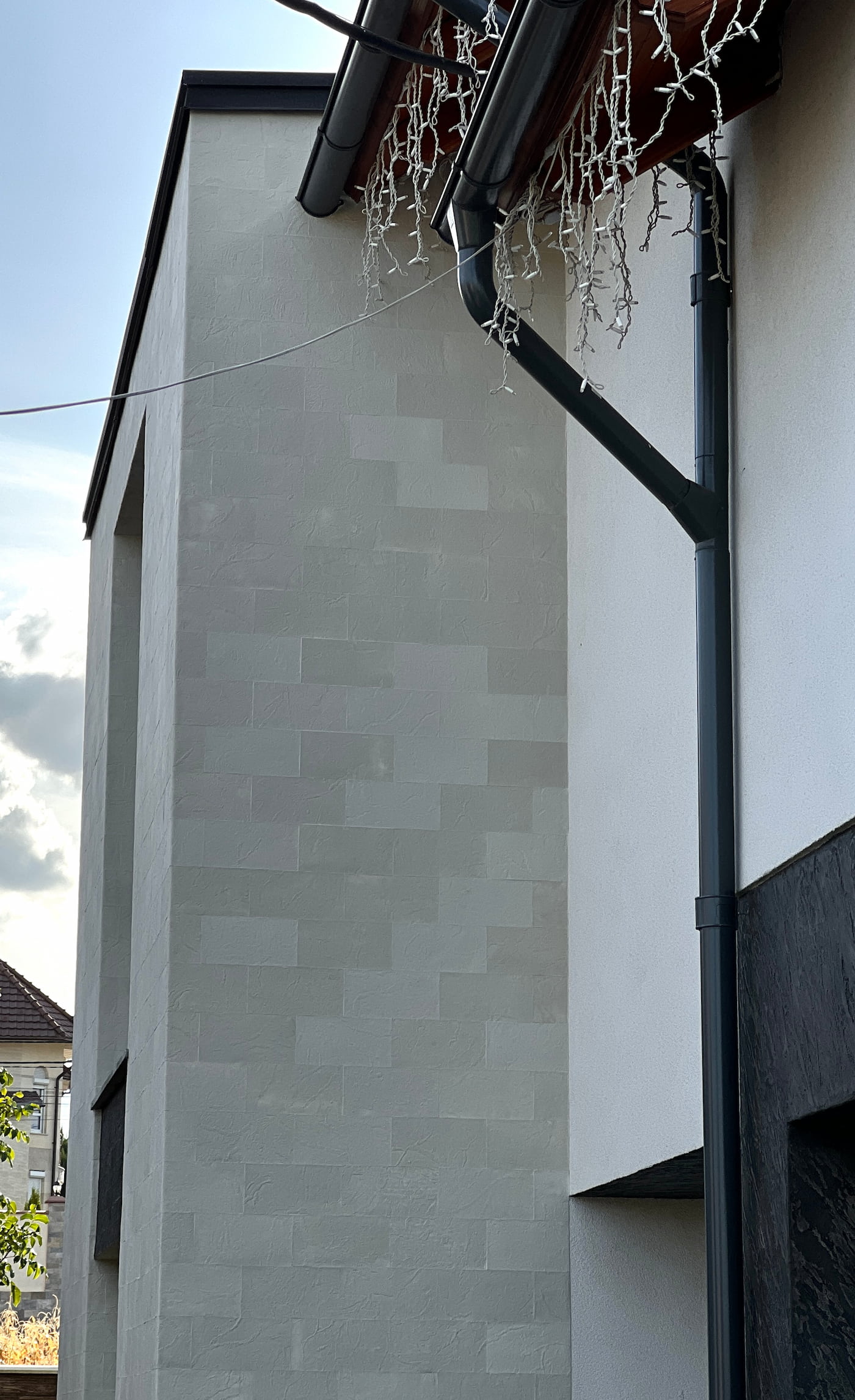 Flexible stone tiles – private house at Telecentre — 3