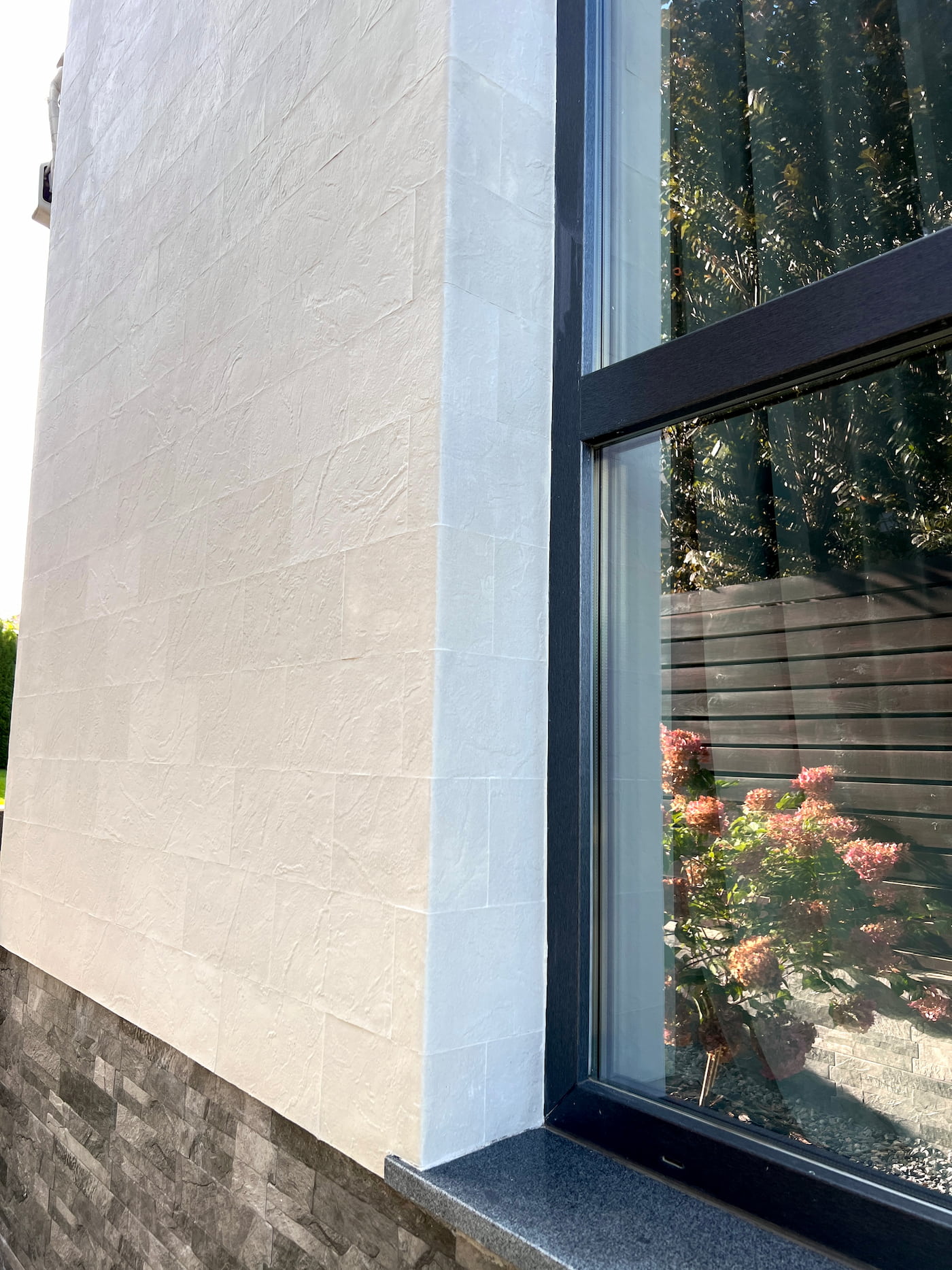Flexible stone tiles – private house at Telecentre — 4