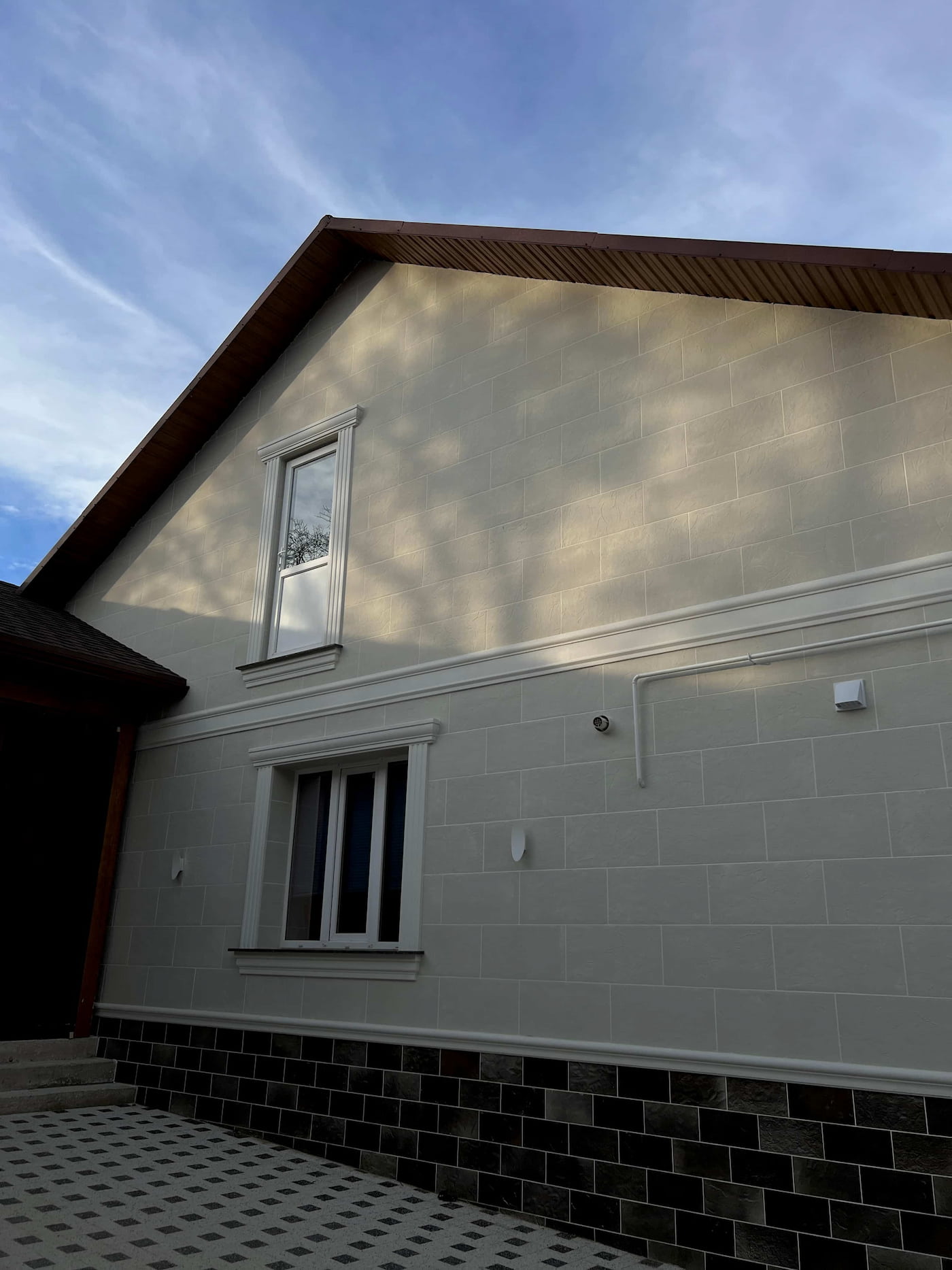 Pletaflex flexible tiles – private house in Vatra — 2