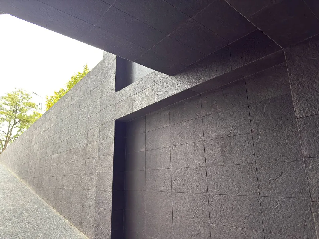 Flexible stone – Mall in Chisinau